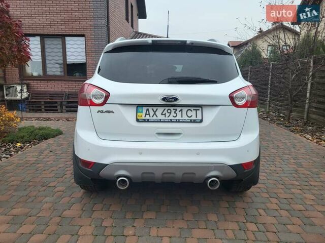 Белый Форд Куга, объемом двигателя 2 л и пробегом 198 тыс. км за 12000 $, фото 4 на Automoto.ua