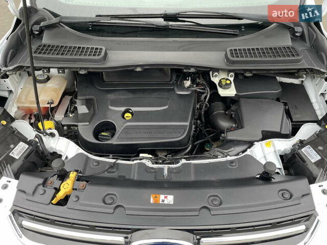 Белый Форд Куга, объемом двигателя 2 л и пробегом 182 тыс. км за 12400 $, фото 25 на Automoto.ua