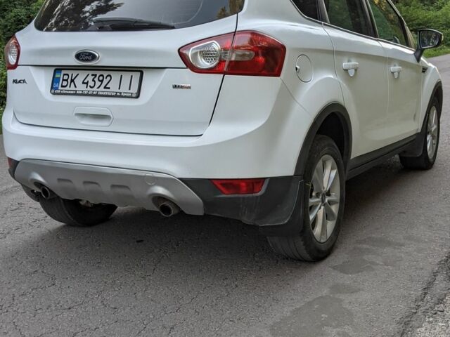 Белый Форд Куга, объемом двигателя 2 л и пробегом 290 тыс. км за 244 $, фото 3 на Automoto.ua