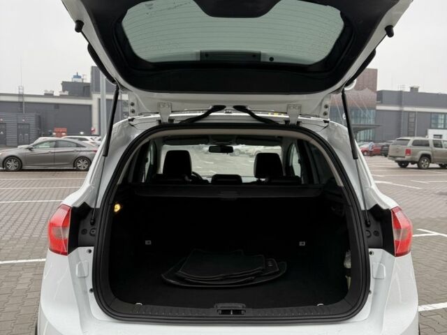 Белый Форд Куга, объемом двигателя 2 л и пробегом 272 тыс. км за 11499 $, фото 10 на Automoto.ua