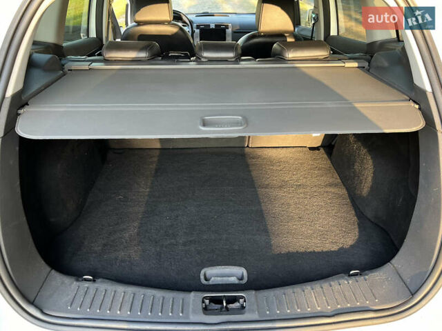 Белый Форд Куга, объемом двигателя 2 л и пробегом 165 тыс. км за 8999 $, фото 18 на Automoto.ua