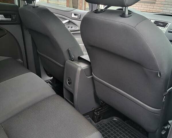 Белый Форд Куга, объемом двигателя 2 л и пробегом 198 тыс. км за 12000 $, фото 10 на Automoto.ua