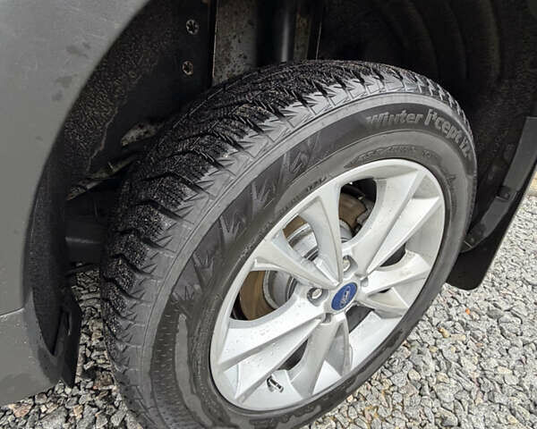 Белый Форд Куга, объемом двигателя 2.52 л и пробегом 225 тыс. км за 11300 $, фото 11 на Automoto.ua