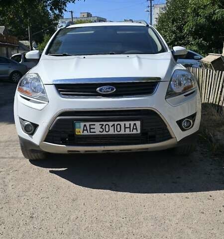 Білий Форд Куга, об'ємом двигуна 2 л та пробігом 196 тис. км за 12500 $, фото 6 на Automoto.ua