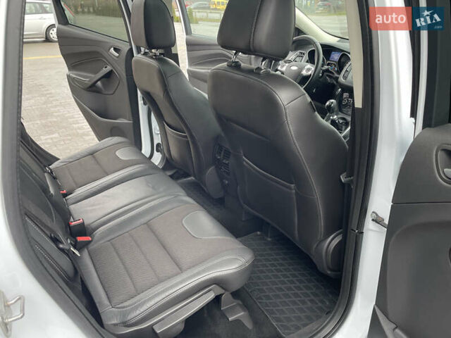 Белый Форд Куга, объемом двигателя 2 л и пробегом 182 тыс. км за 12400 $, фото 52 на Automoto.ua