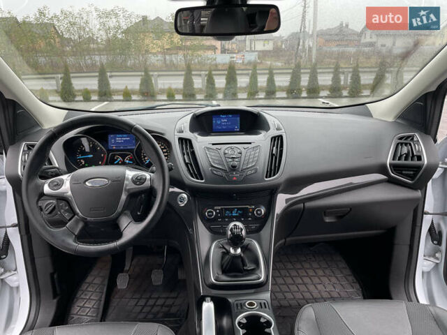 Белый Форд Куга, объемом двигателя 2 л и пробегом 182 тыс. км за 12400 $, фото 63 на Automoto.ua
