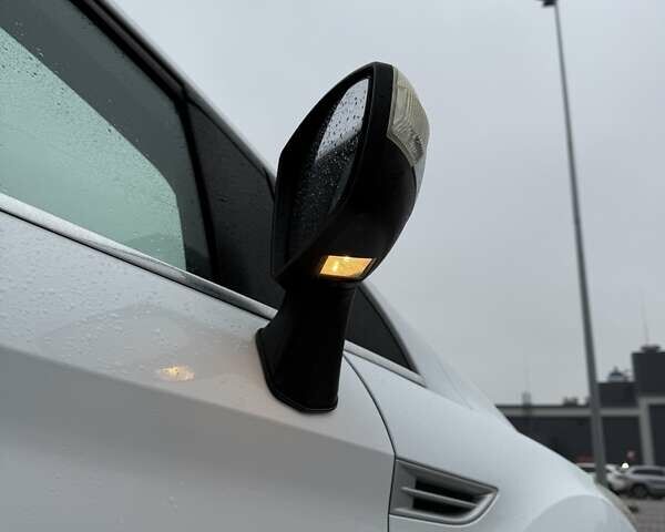 Белый Форд Куга, объемом двигателя 2 л и пробегом 272 тыс. км за 11499 $, фото 8 на Automoto.ua