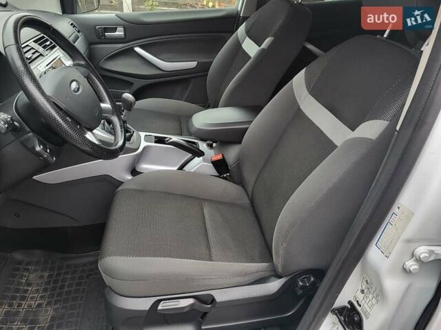 Белый Форд Куга, объемом двигателя 2 л и пробегом 198 тыс. км за 12000 $, фото 25 на Automoto.ua