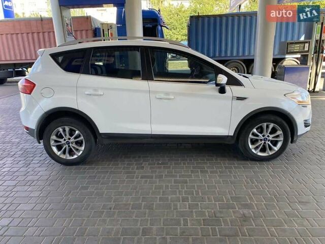 Белый Форд Куга, объемом двигателя 2 л и пробегом 146 тыс. км за 12500 $, фото 5 на Automoto.ua