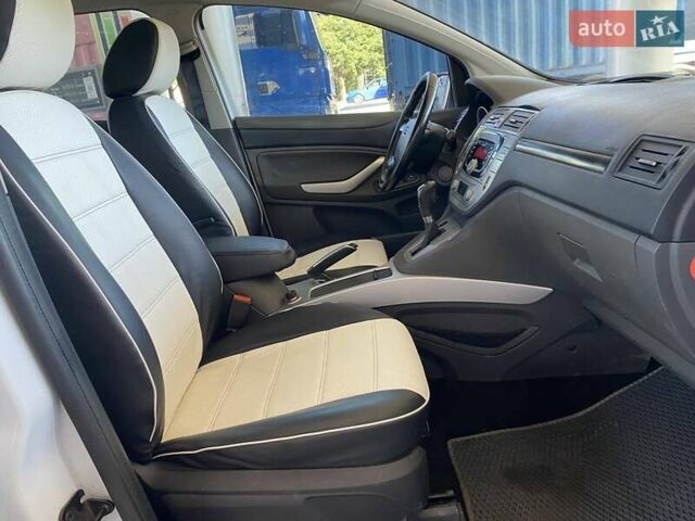 Белый Форд Куга, объемом двигателя 2 л и пробегом 146 тыс. км за 12500 $, фото 18 на Automoto.ua