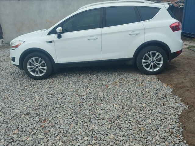 Білий Форд Куга, об'ємом двигуна 2 л та пробігом 217 тис. км за 11000 $, фото 21 на Automoto.ua