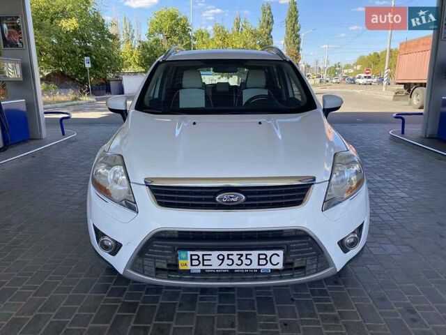 Белый Форд Куга, объемом двигателя 2 л и пробегом 146 тыс. км за 12500 $, фото 1 на Automoto.ua