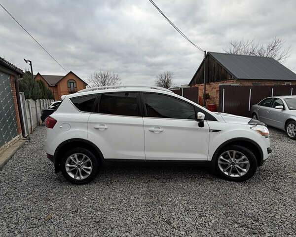 Белый Форд Куга, объемом двигателя 2.52 л и пробегом 225 тыс. км за 11300 $, фото 3 на Automoto.ua