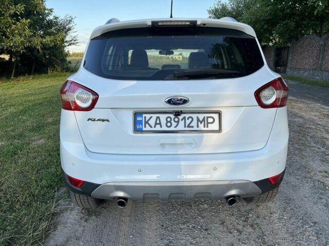 Белый Форд Куга, объемом двигателя 2 л и пробегом 160 тыс. км за 9750 $, фото 3 на Automoto.ua