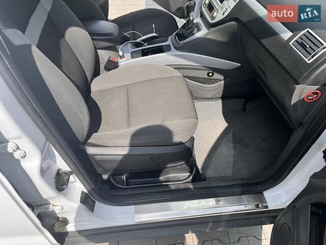 Белый Форд Куга, объемом двигателя 2 л и пробегом 239 тыс. км за 11300 $, фото 9 на Automoto.ua