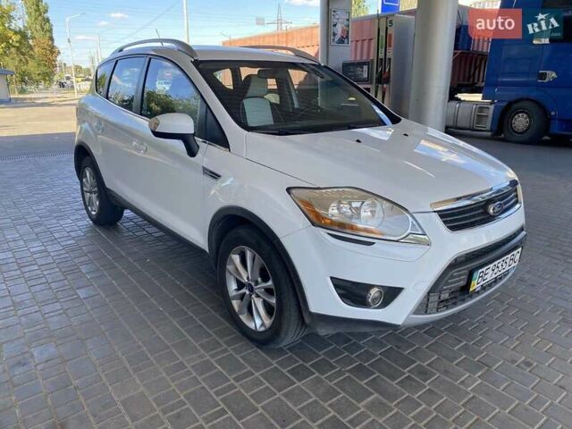 Белый Форд Куга, объемом двигателя 2 л и пробегом 146 тыс. км за 12500 $, фото 2 на Automoto.ua
