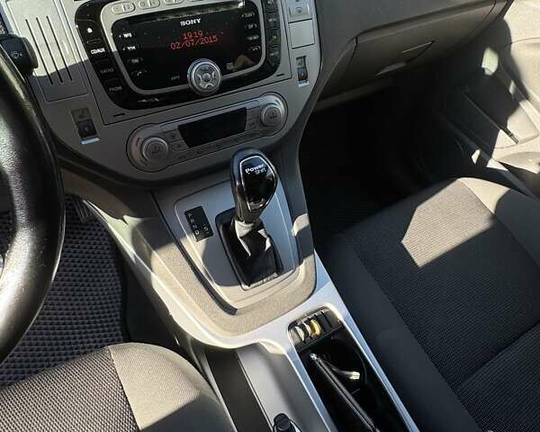 Білий Форд Куга, об'ємом двигуна 2 л та пробігом 269 тис. км за 10000 $, фото 5 на Automoto.ua