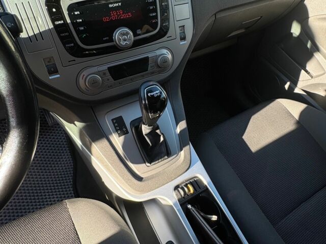 Белый Форд Куга, объемом двигателя 2 л и пробегом 270 тыс. км за 9700 $, фото 6 на Automoto.ua