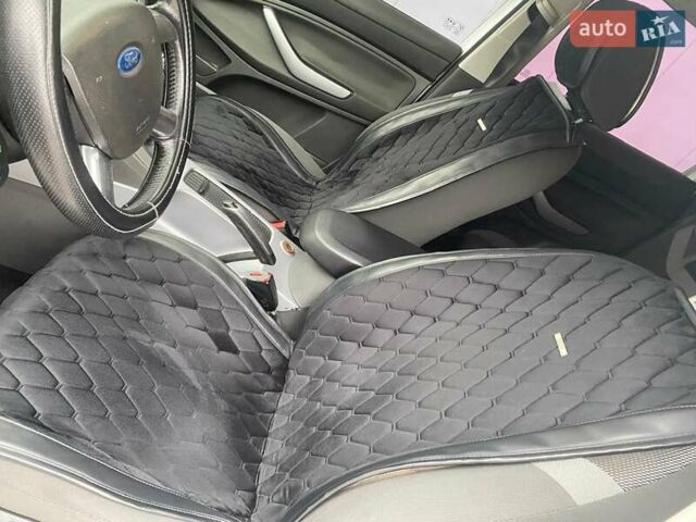 Белый Форд Куга, объемом двигателя 2.5 л и пробегом 220 тыс. км за 10500 $, фото 44 на Automoto.ua