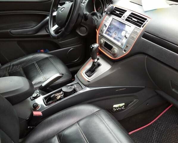 Белый Форд Куга, объемом двигателя 2 л и пробегом 275 тыс. км за 12000 $, фото 8 на Automoto.ua