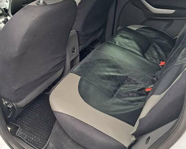 Белый Форд Куга, объемом двигателя 2 л и пробегом 160 тыс. км за 10900 $, фото 15 на Automoto.ua