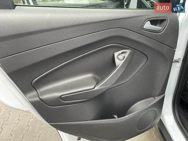 Белый Форд Куга, объемом двигателя 2 л и пробегом 182 тыс. км за 12400 $, фото 38 на Automoto.ua