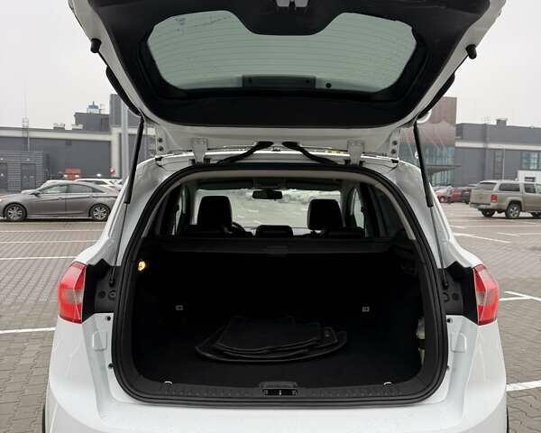 Белый Форд Куга, объемом двигателя 2 л и пробегом 272 тыс. км за 11499 $, фото 16 на Automoto.ua