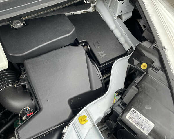 Белый Форд Куга, объемом двигателя 2 л и пробегом 182 тыс. км за 12400 $, фото 27 на Automoto.ua