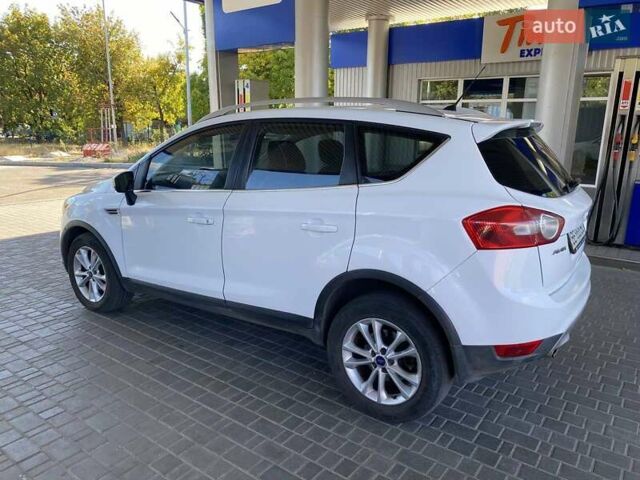 Белый Форд Куга, объемом двигателя 2 л и пробегом 146 тыс. км за 12500 $, фото 10 на Automoto.ua