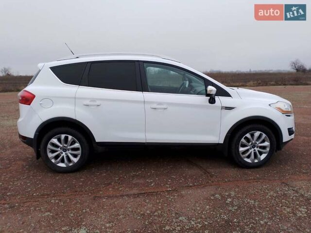 Белый Форд Куга, объемом двигателя 2 л и пробегом 208 тыс. км за 11750 $, фото 9 на Automoto.ua