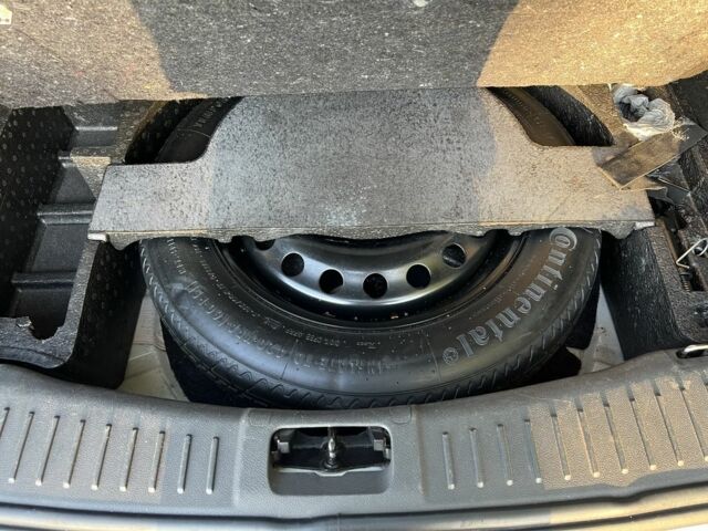 Белый Форд Куга, объемом двигателя 2 л и пробегом 160 тыс. км за 9750 $, фото 13 на Automoto.ua