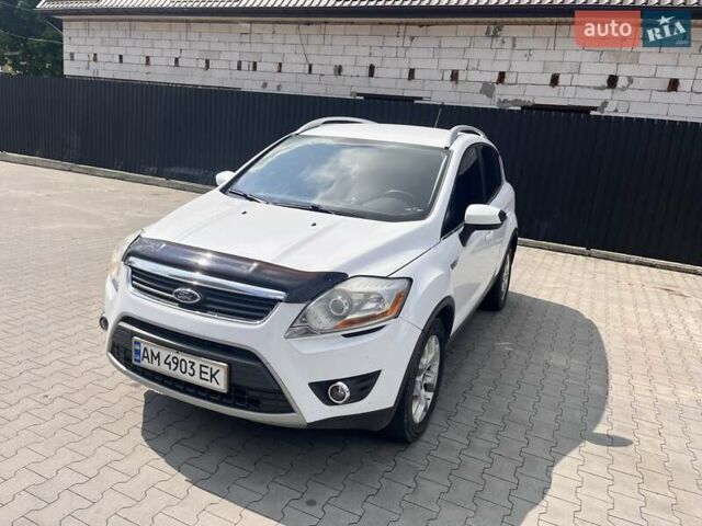 Белый Форд Куга, объемом двигателя 2 л и пробегом 239 тыс. км за 11300 $, фото 4 на Automoto.ua