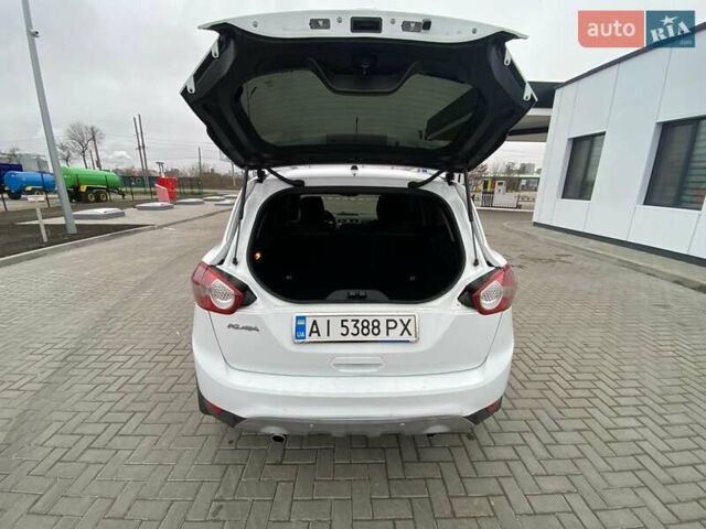 Белый Форд Куга, объемом двигателя 2.5 л и пробегом 220 тыс. км за 10500 $, фото 36 на Automoto.ua