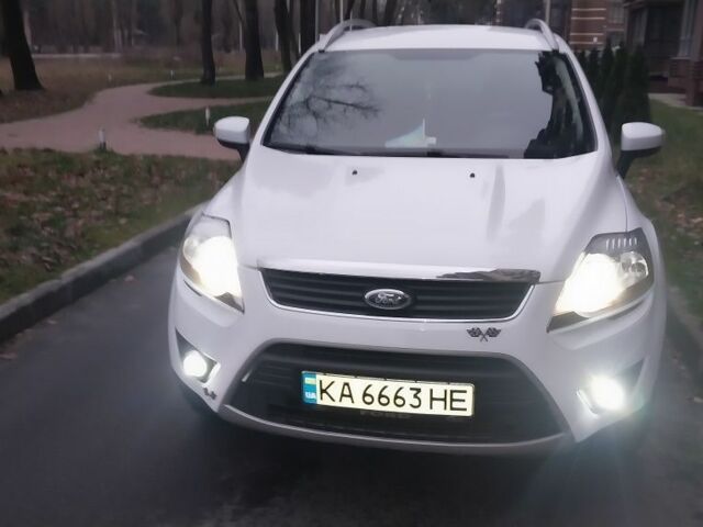 Белый Форд Куга, объемом двигателя 2 л и пробегом 198 тыс. км за 11300 $, фото 3 на Automoto.ua