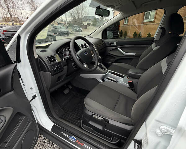 Белый Форд Куга, объемом двигателя 2.52 л и пробегом 225 тыс. км за 11300 $, фото 12 на Automoto.ua