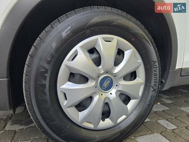 Білий Форд Куга, об'ємом двигуна 2 л та пробігом 176 тис. км за 12700 $, фото 13 на Automoto.ua