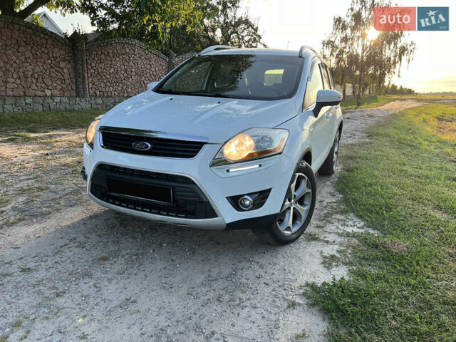 Белый Форд Куга, объемом двигателя 2 л и пробегом 165 тыс. км за 8999 $, фото 8 на Automoto.ua