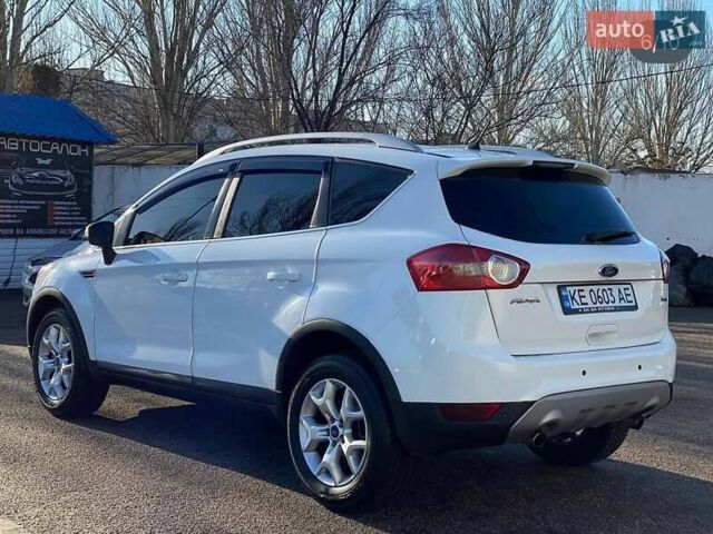 Белый Форд Куга, объемом двигателя 2 л и пробегом 141 тыс. км за 10500 $, фото 3 на Automoto.ua