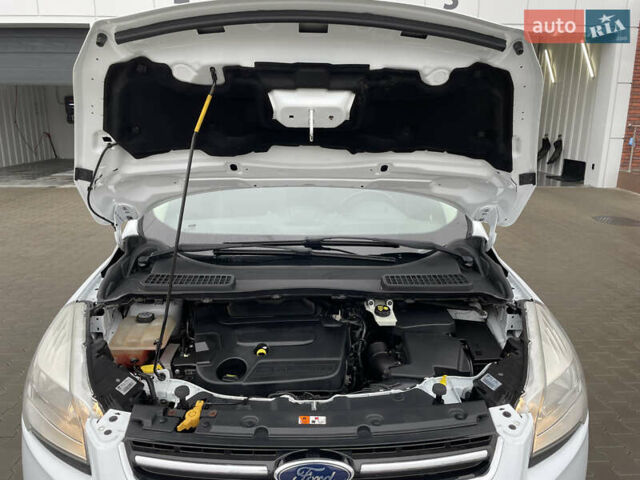 Белый Форд Куга, объемом двигателя 2 л и пробегом 182 тыс. км за 12400 $, фото 24 на Automoto.ua