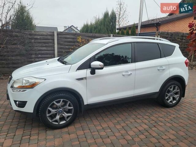 Белый Форд Куга, объемом двигателя 2 л и пробегом 198 тыс. км за 12000 $, фото 2 на Automoto.ua