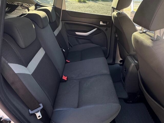 Белый Форд Куга, объемом двигателя 2 л и пробегом 270 тыс. км за 9700 $, фото 8 на Automoto.ua