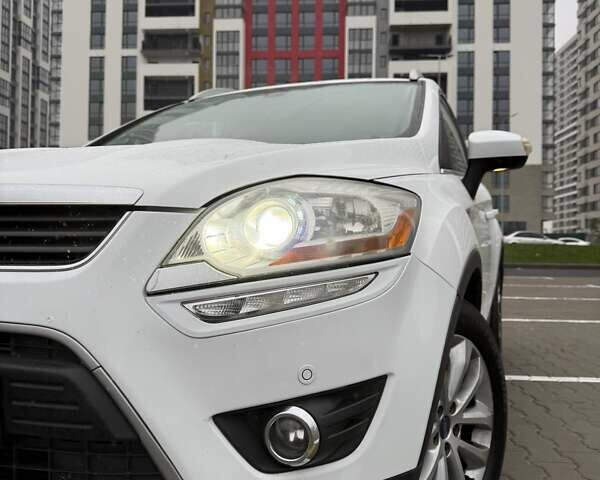 Белый Форд Куга, объемом двигателя 2 л и пробегом 272 тыс. км за 11499 $, фото 11 на Automoto.ua