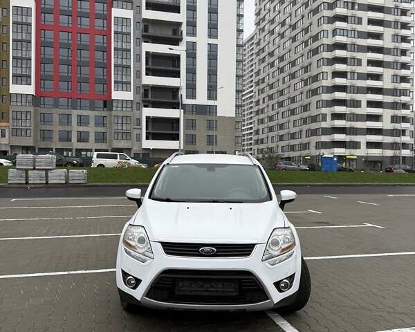 Белый Форд Куга, объемом двигателя 2 л и пробегом 272 тыс. км за 11499 $, фото 10 на Automoto.ua