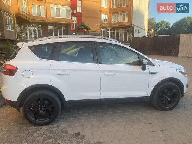 Белый Форд Куга, объемом двигателя 2 л и пробегом 223 тыс. км за 11000 $, фото 3 на Automoto.ua