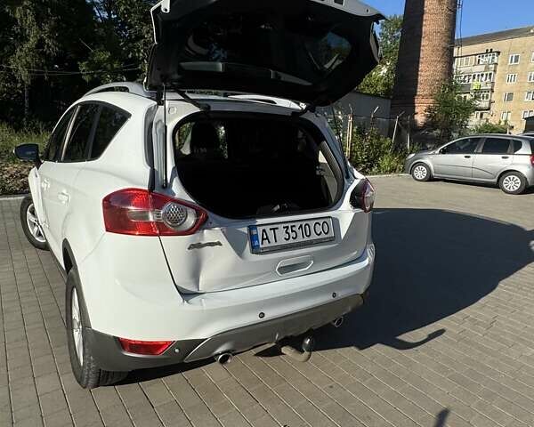 Білий Форд Куга, об'ємом двигуна 2 л та пробігом 269 тис. км за 10000 $, фото 10 на Automoto.ua