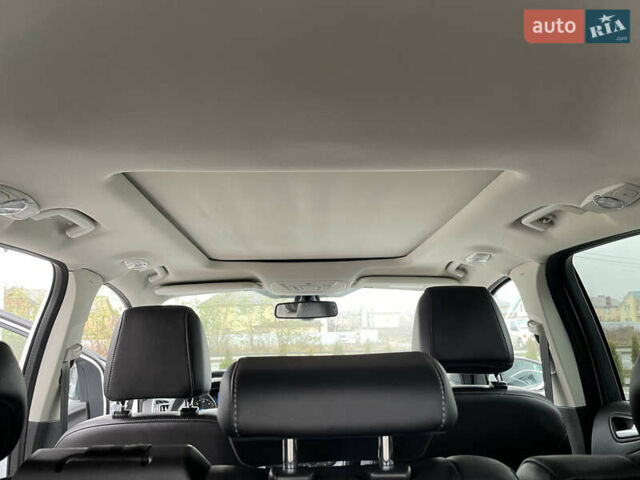 Белый Форд Куга, объемом двигателя 2 л и пробегом 182 тыс. км за 12400 $, фото 48 на Automoto.ua