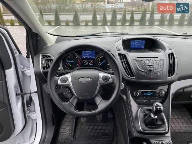 Белый Форд Куга, объемом двигателя 2 л и пробегом 182 тыс. км за 12400 $, фото 64 на Automoto.ua