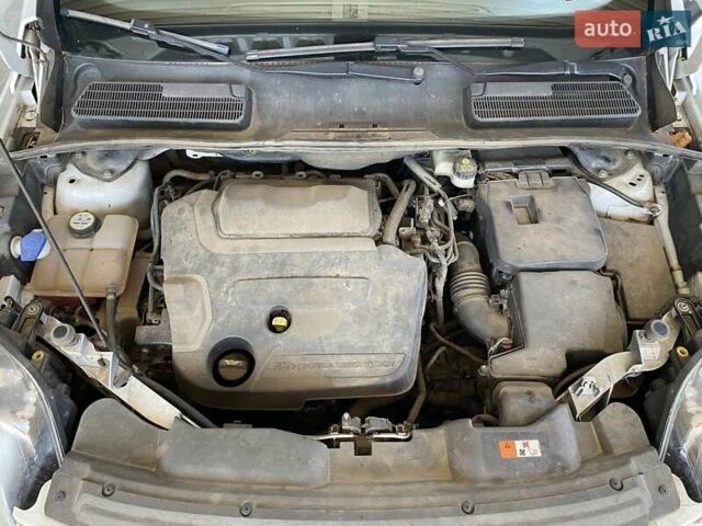 Белый Форд Куга, объемом двигателя 2 л и пробегом 146 тыс. км за 12500 $, фото 27 на Automoto.ua