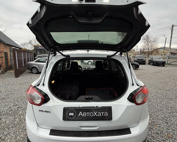 Белый Форд Куга, объемом двигателя 2.52 л и пробегом 225 тыс. км за 11300 $, фото 9 на Automoto.ua