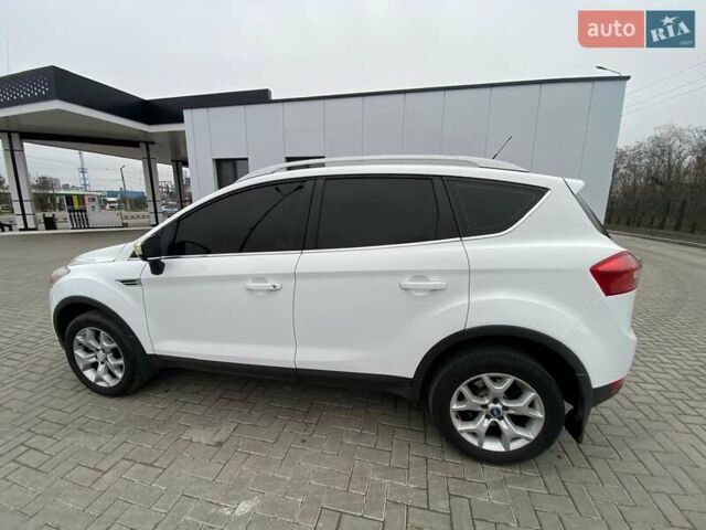 Белый Форд Куга, объемом двигателя 2.5 л и пробегом 220 тыс. км за 10500 $, фото 28 на Automoto.ua